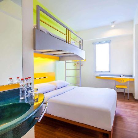 Ibis Budget Jakarta Cikini Exteriör bild