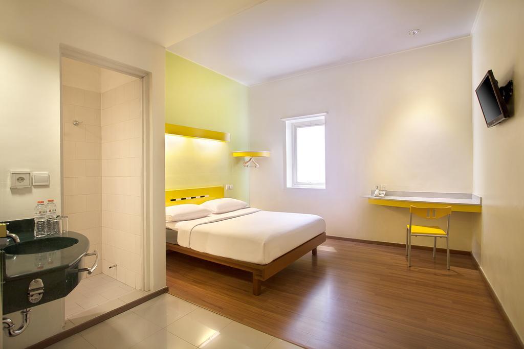 Ibis Budget Jakarta Cikini Exteriör bild