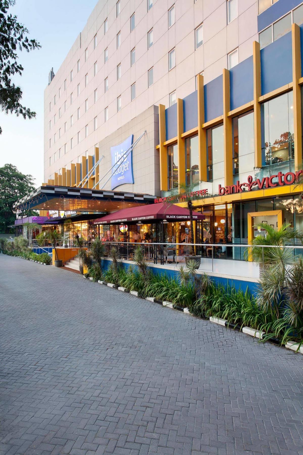 Ibis Budget Jakarta Cikini Exteriör bild
